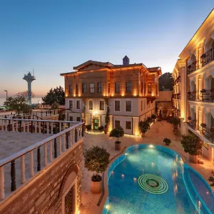 Seven Hills Palace & Hotel