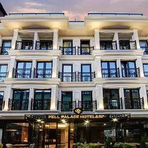 Pell Palace & Hotel